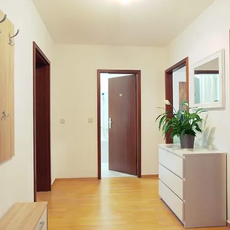 An Der Uni Mit Tiefgarage Und Loggia Leipzig