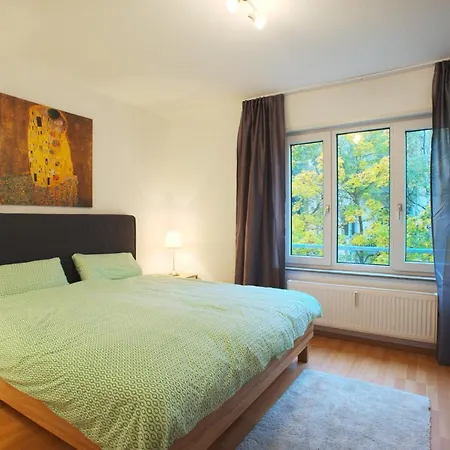 An Der Uni Mit Tiefgarage Und Loggia Apartment