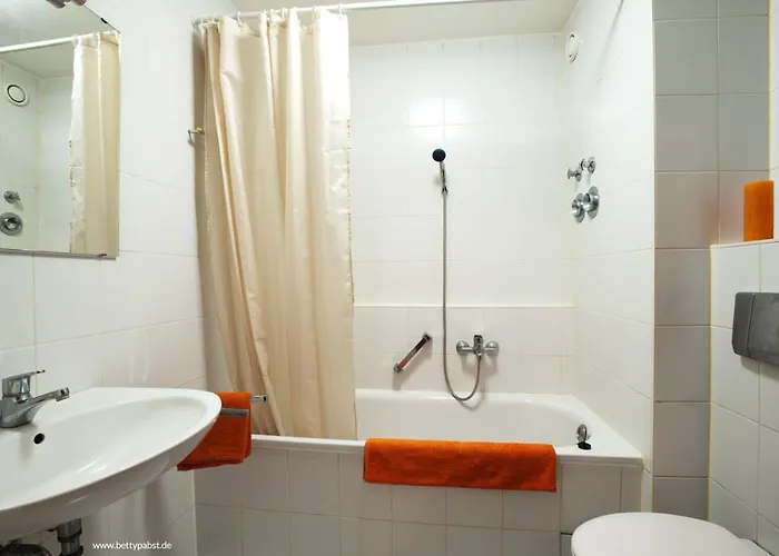 An Der Uni Mit Tiefgarage Und Loggia Leipzig