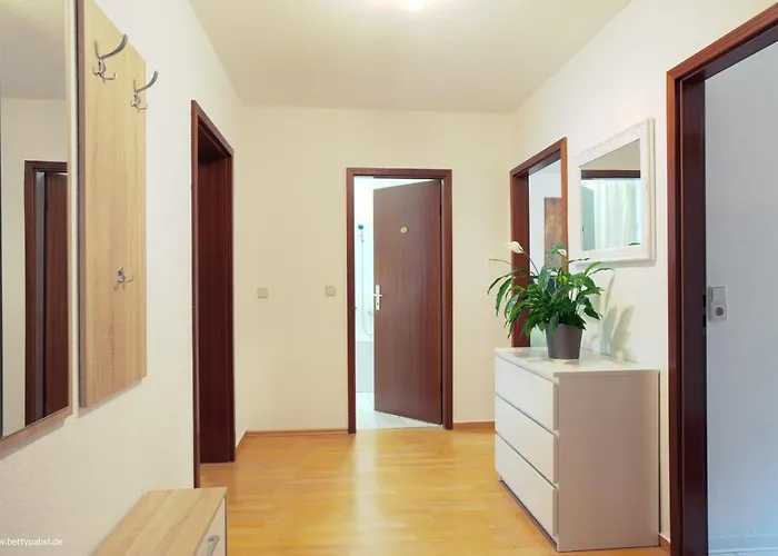 An Der Uni Mit Tiefgarage Und Loggia Leipzig