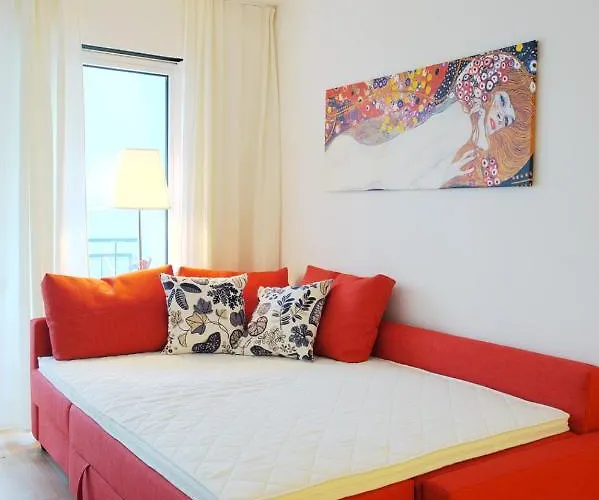 Apartment An Der Uni Mit Tiefgarage Und Loggia