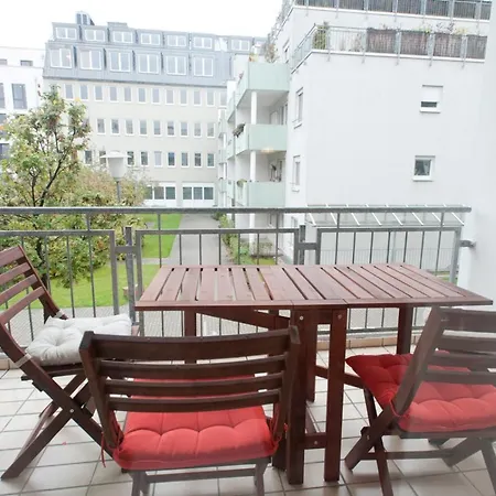 An Der Uni Mit Tiefgarage Und Loggia