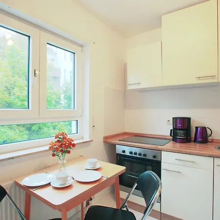 An Der Uni Mit Tiefgarage Und Loggia *